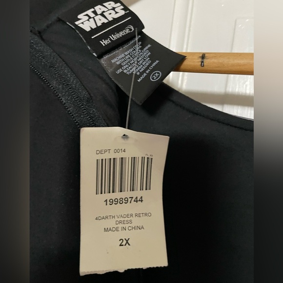 Her Universe Star Wars Disney Darth Vader Retro Dress NWT Costume Halloween - Picture 6 of 6